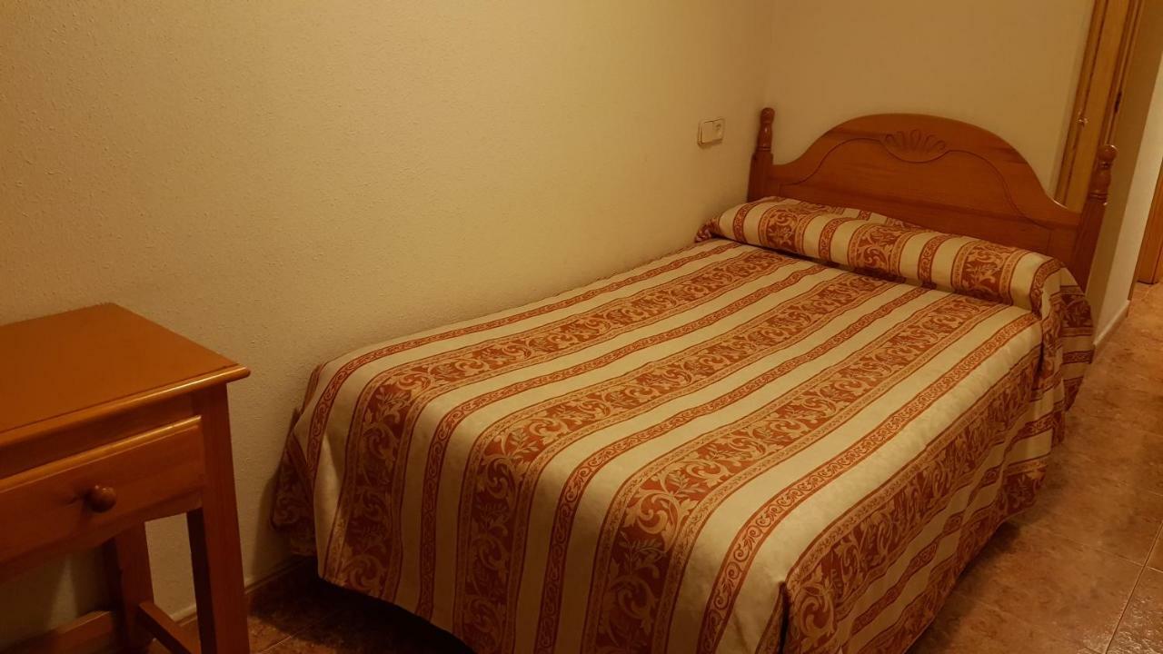 Hostal Plaza Эл Еспинар Экстерьер фото